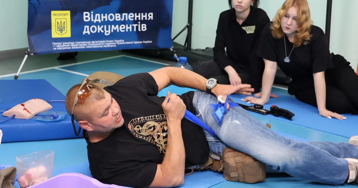 Фото Дергачівської міської ради Підлітки Дергачівської громади віком від 14 до 17 років пройшли тренінг з надання тактичної домедичної допомоги.
