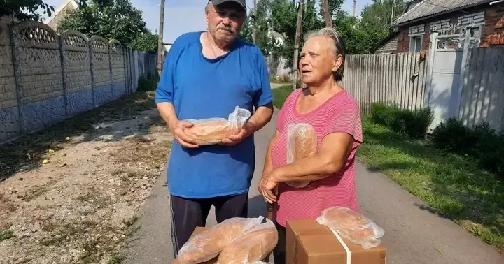 Під артилерійським вогнем ворога нині перебувають Слатине, Прудянка, Цупівка, Дементіївка, Нове, Питомник, Руська Лозова, повідомляє міський голова В'ячеслав Задоренко. Проти цивільного населення Руської Лозової окупанти вкотре застосували фосфорні бомби, в результаті чого у селі спалахнули пожежі, згоріло декілька приватних будинків. Інформація про постраждалих до міськради не надходила.