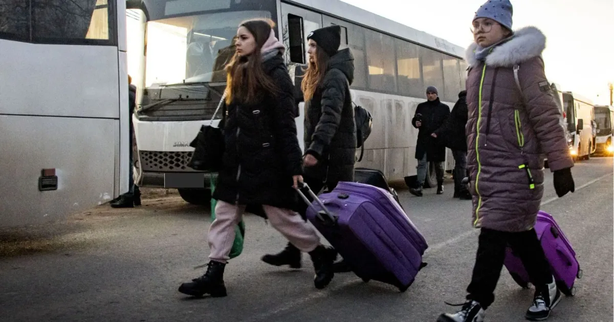 Як безкоштовно евакуатися з району бойових дій? Харківська обласна військова адміністрація інформує щодо можливості безкоштовної евакуації.