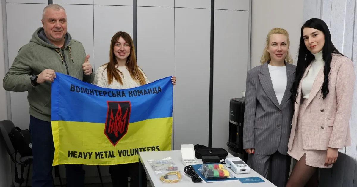 Фото Дергачівської лікарні Центр первинної медико-санітарної допомоги отримав електрокардіограф Heaco ECG100G. Прилад отримано за сприяння благодійної організації HMV.UA.