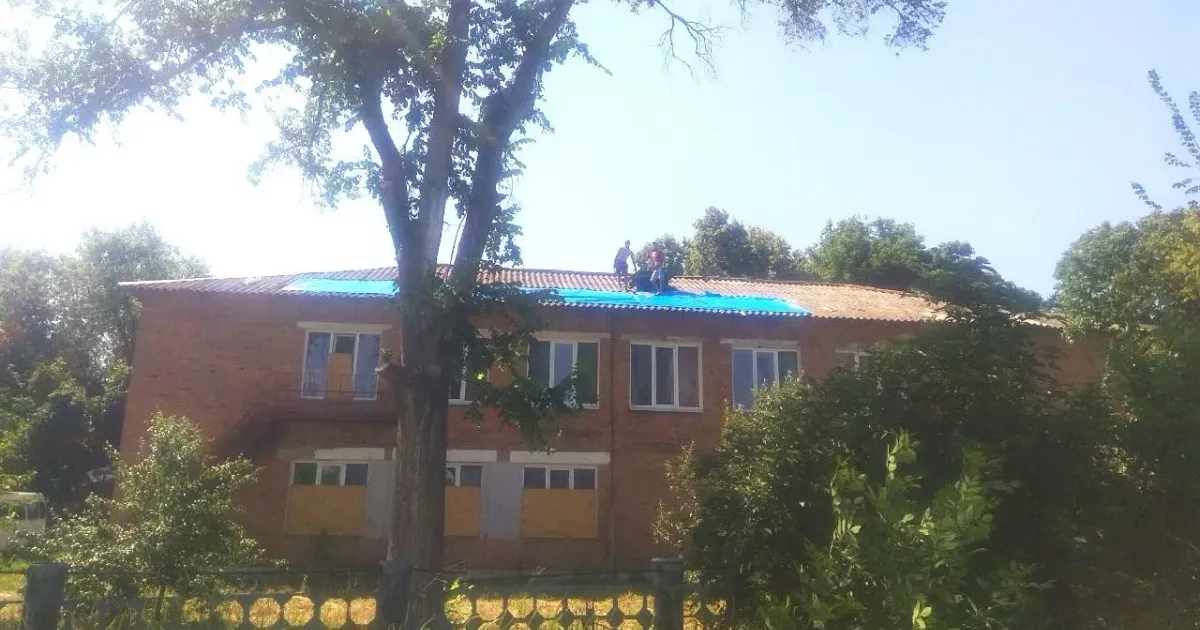 За інформацією міського голови В'ячеслава Задоренка, протягом минулої доби ворожі сили не припиняли артилерійські обстріли Дергачів, Безруків, Слатиного, Прудянки, Руської Лозової, били з танків, мінометів та іншої важкої зброї по Питомнику, Новому, Дементіївці, Цупівці. Інформація про постраждалих відсутня.