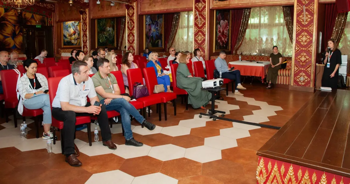 Фото Управління освіти, культури, молоді та спорту Дергачівщини У Полтаві відбувся семінар за темою «Як зберігати пам’ять про війну». У ньому взяли участь освітяни Дергачівщини.